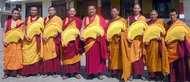 Tybetańscy mnisi z klasztoru Drepung